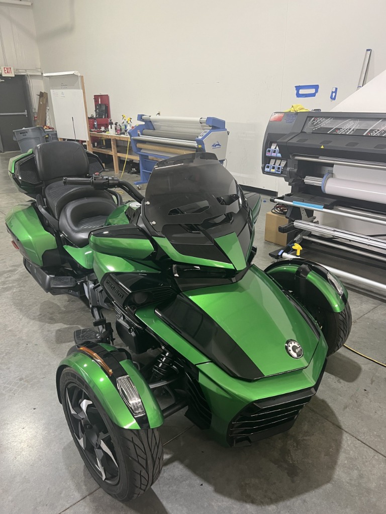 CUSTOM PRINTED “CANDY APPLE GREEN” CAN-AM SPYDER
