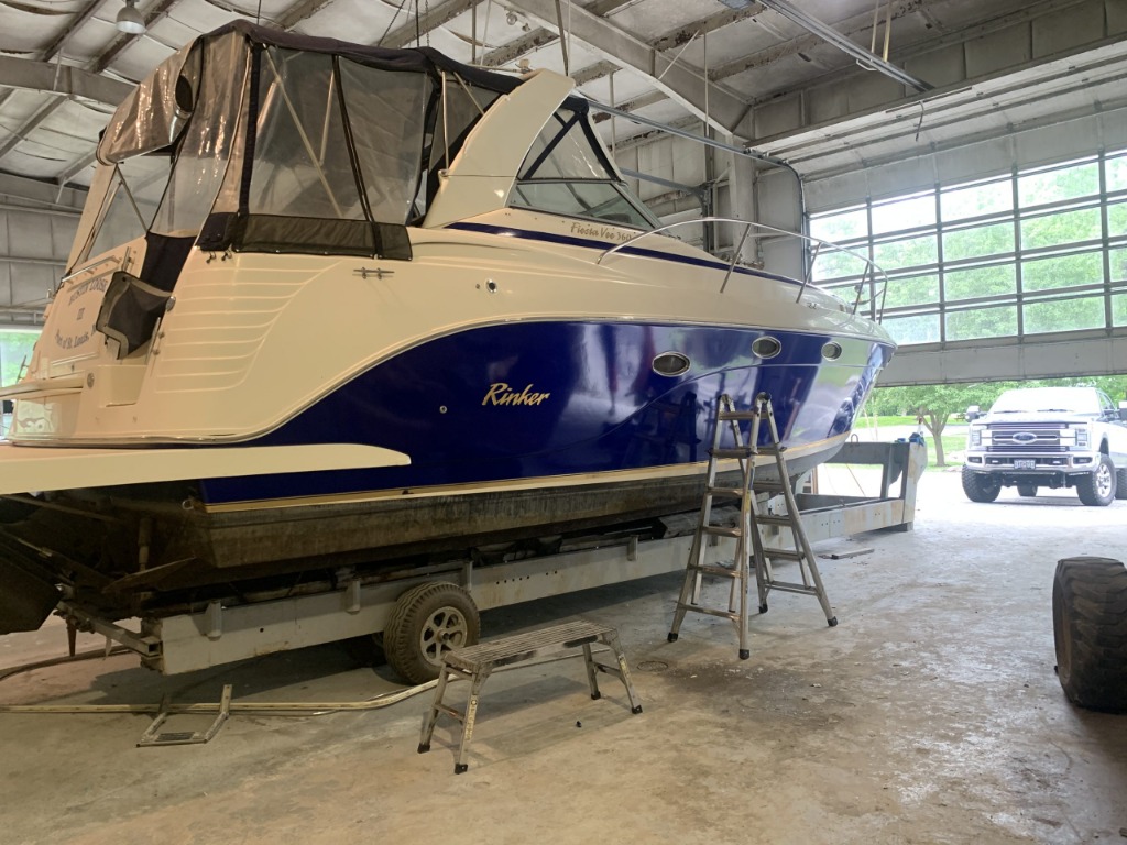 YACHT COLOR CHANGE